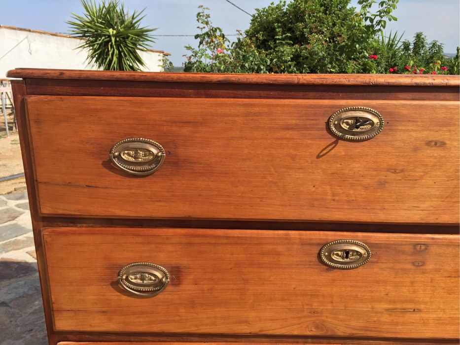 Cómoda antiga D.Maria em vinhático