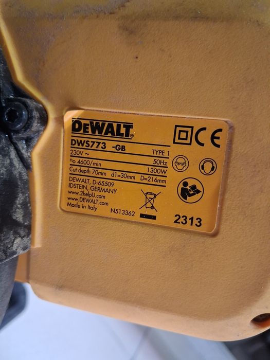 DEWALT DWS773 Торцовка