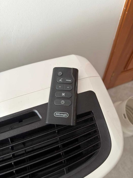 Ar Condicionado Portátil De'Longhi Pinguino PAC EL92 SILENT (2,5 kW / A+)