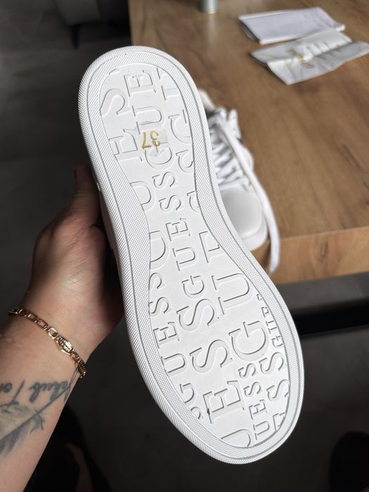 Sneakersy guess r37