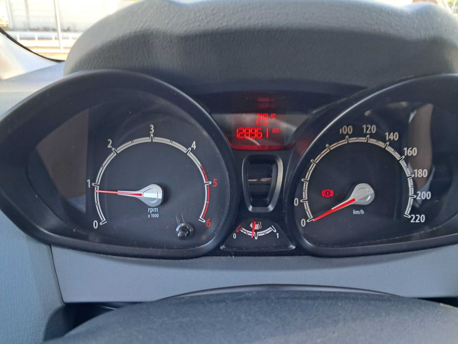 Ford Fiesta Comercial 1.6 TDCi Sport 95cv (2011) | 129k km | Selo Antigo (35€)