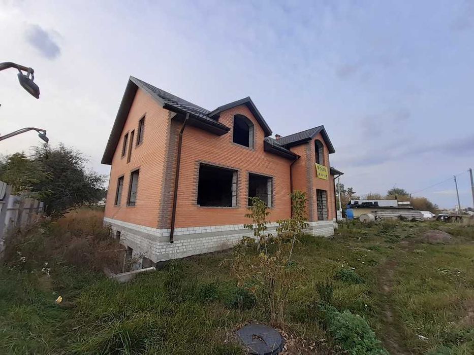 Продам комерційне приміщення. Калинівка, фасад траси Київ-Чернігів.