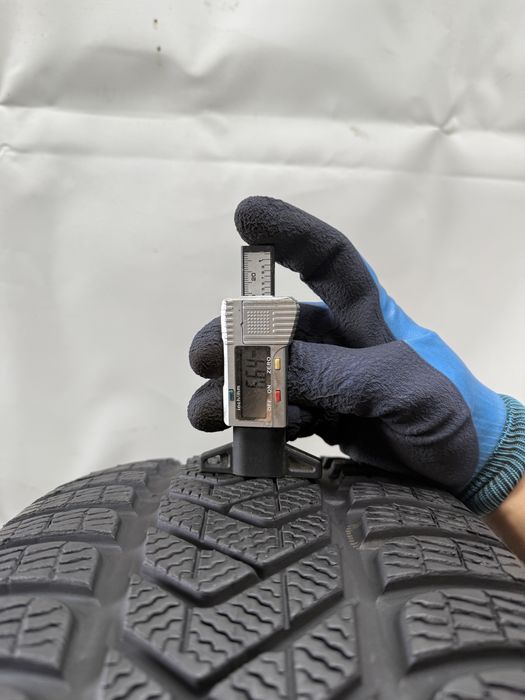 255/40/20 Pirelli Sottozero 3 Winter MO 101V