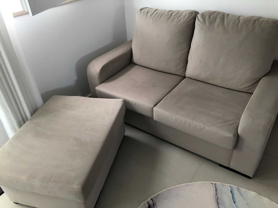 Sofá 2 lugares e Repousa-pés , 60 €