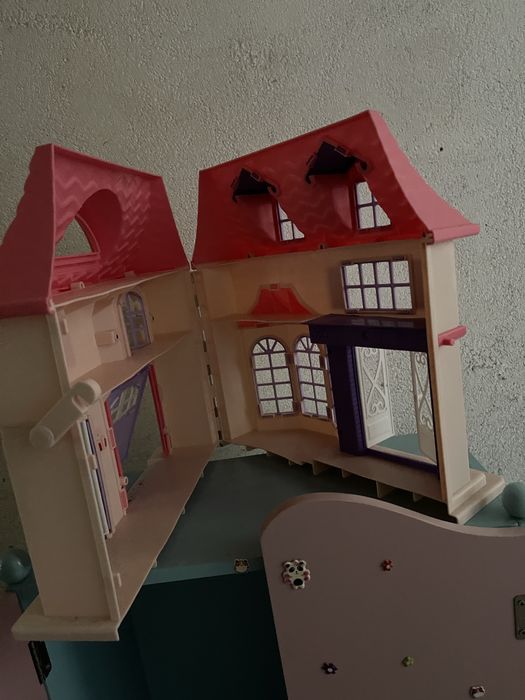Brinquedo armario e casinha