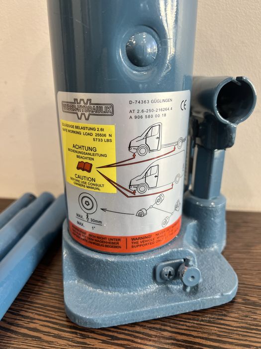 NOWY Lewarek samochodowy podnośnik hydrauliczy Sprinter Crafter