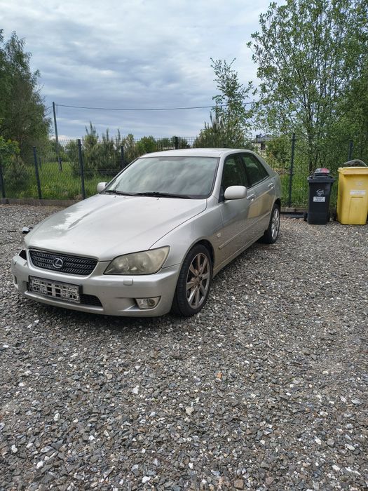 Części lexus is200