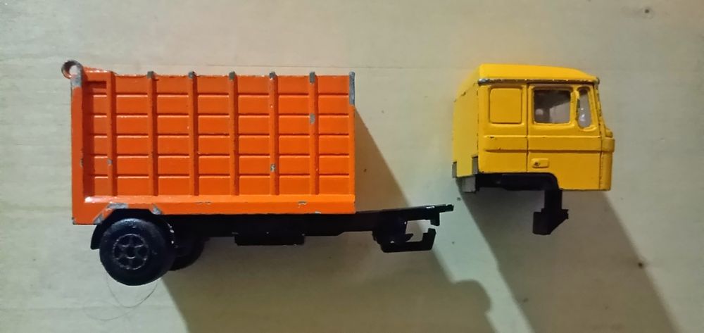 Majorette Mercedes Benz 1:36 carro do lixo para reaproveitar.