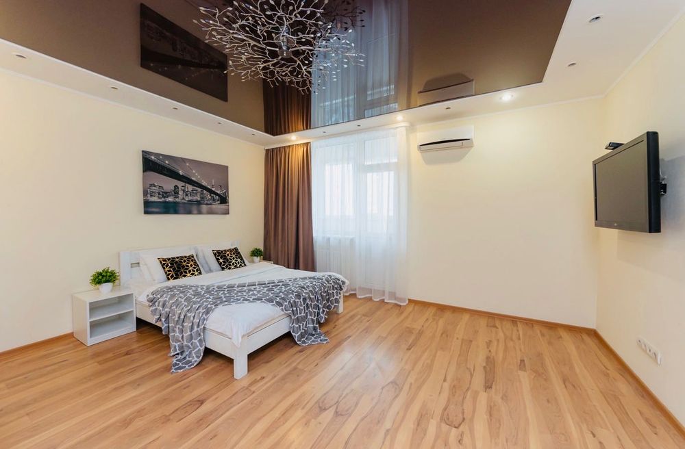 Подобово БУДИНОК НА ГЕНЕРАТОРІ. Ліфти вода цілодобово.