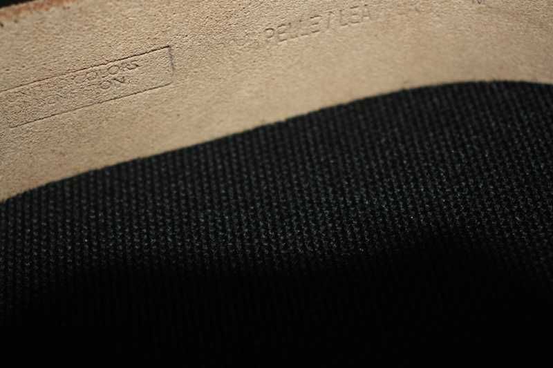 Cinto em pele com fivela oval da BENETTON T.M