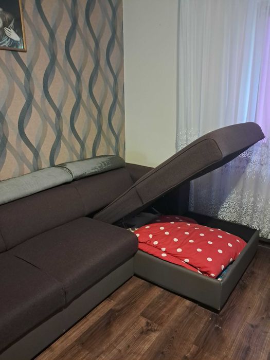 Narożniki z funkcja spania --- do renowacji