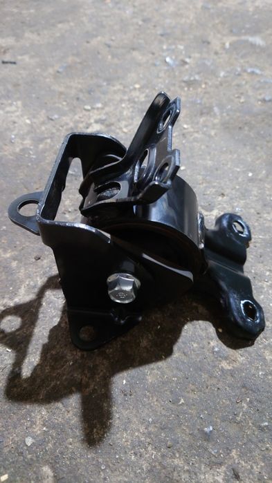 Продам б/в подушку АКПП (двигуна) ліву на Mitsubishi Outlander Sport