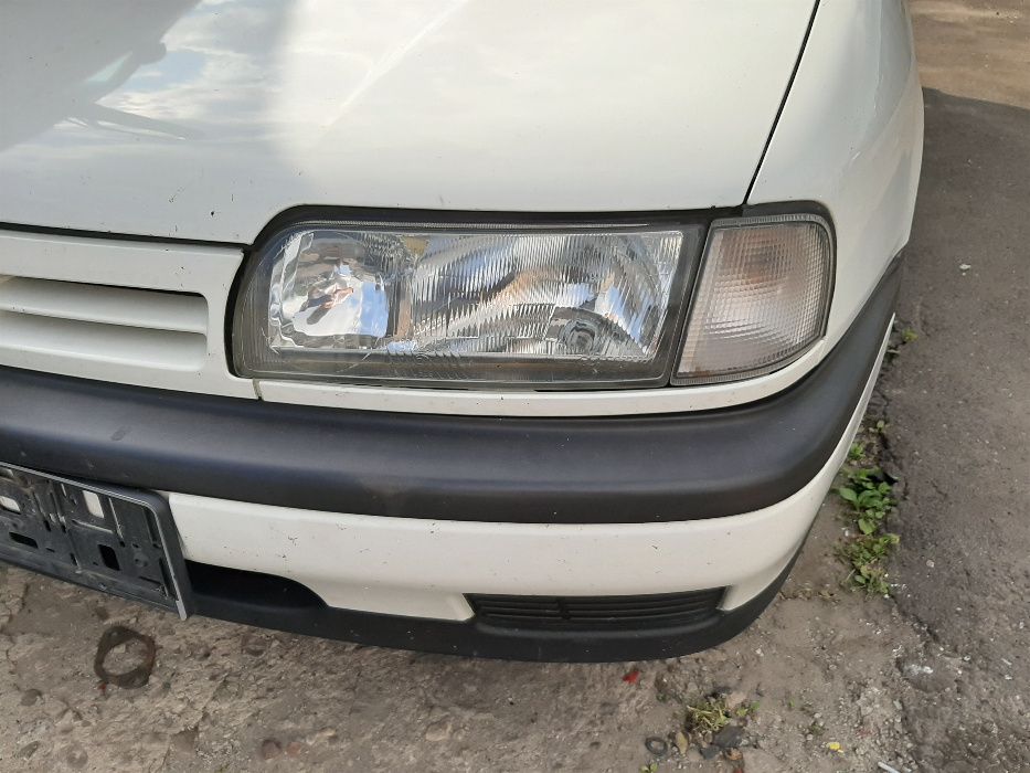 Nissan Primera P10,5d 1.6 16V Lampa lewa przednia