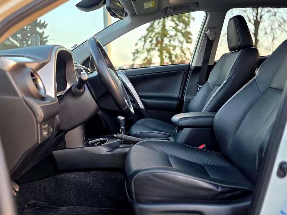 Продам свою Рав4 Гібрід 2016