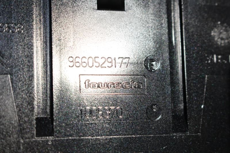 Moldura da consola central / rádio / aro PEUGEOT RCZ