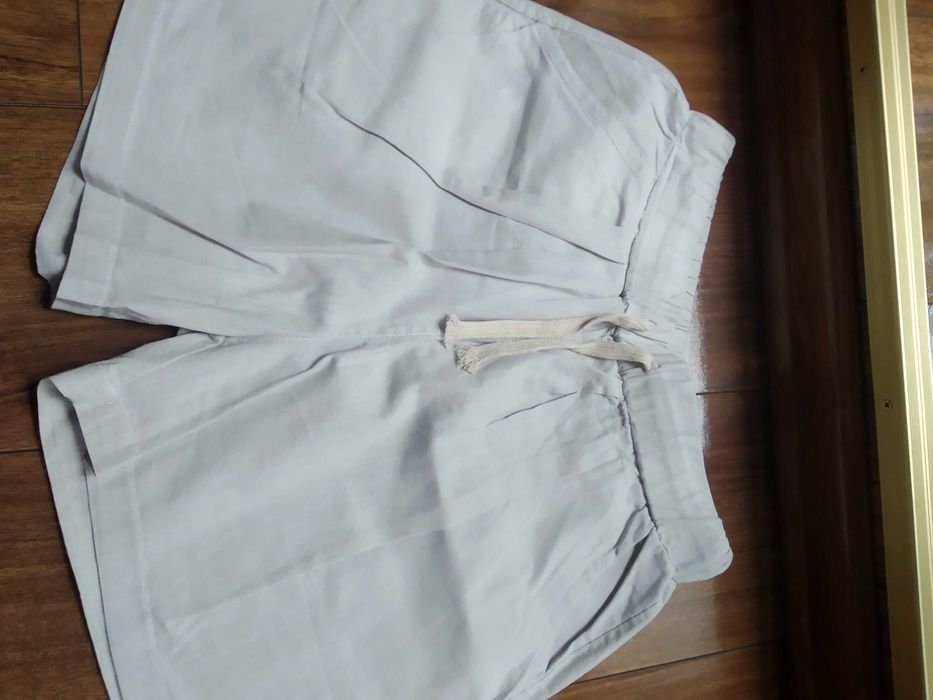 Nowe szare krótkie spodenki damskie roz.40