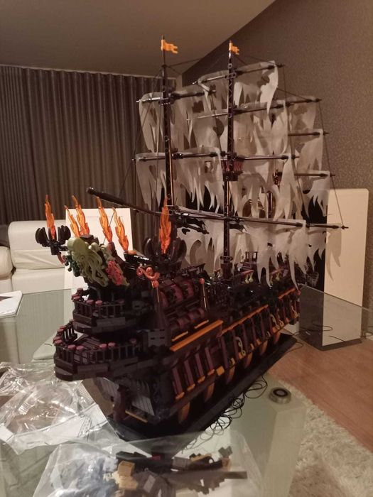 LEGO FLYING DUTCHMAN PIRATAS DAS CARAIBAS MOULDKING ORIGINAL