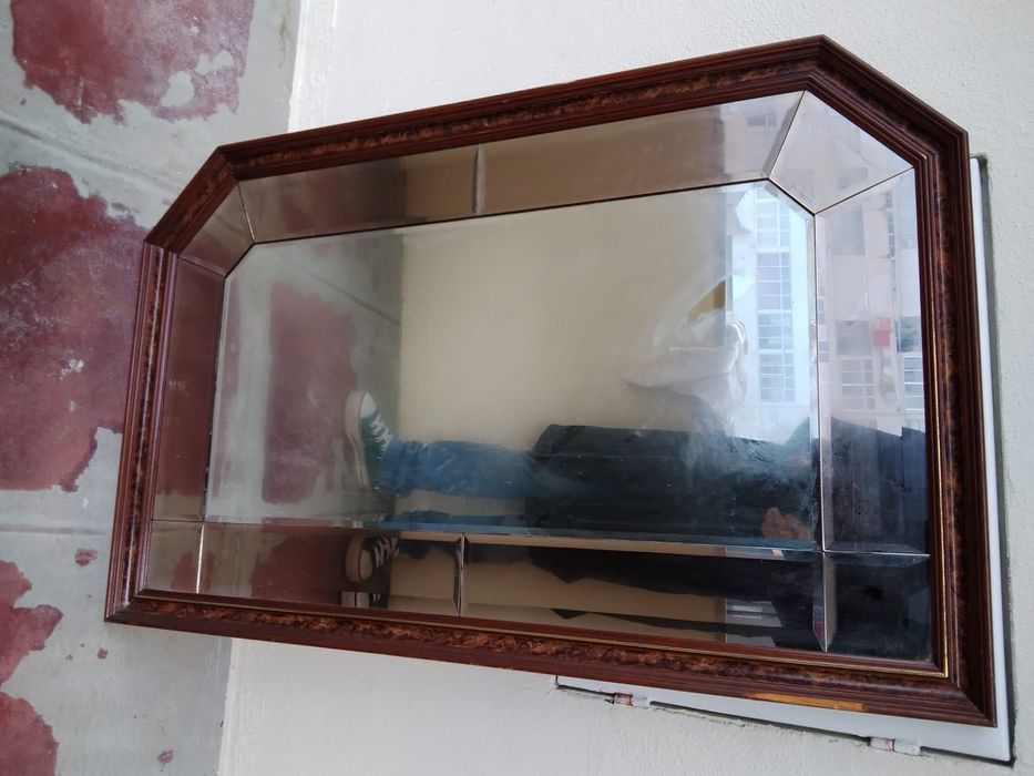 Espelho com moldura