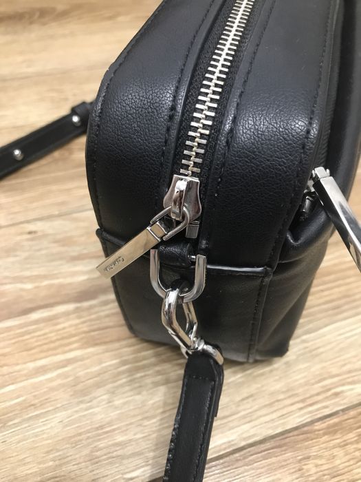 Listonoszka Calvin Klein