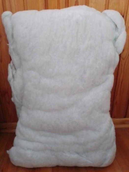 Синтепон листовой наполнитель подушки для мебели 40 на 65 см белый