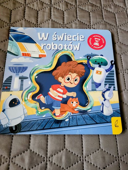 W świecie robotów -książka dla malucha