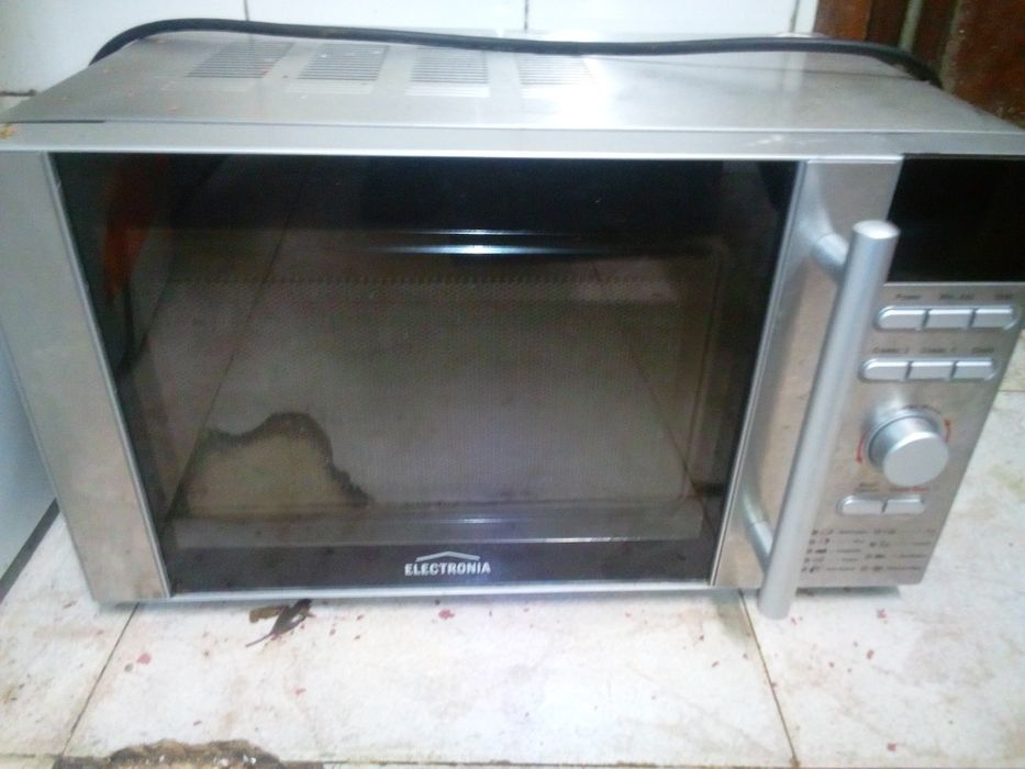 Microondas Electrónica todo inox moderno 20€
