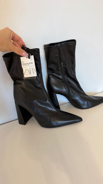Осінні чоботи Zara