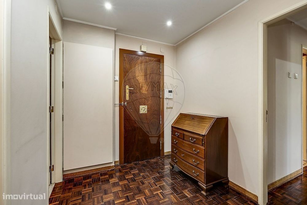Apartamento T4 para arrendamento