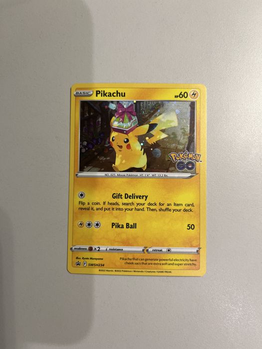 karta pokemon pikachu