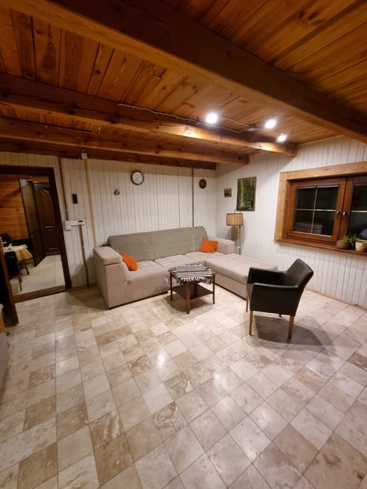 Zimowe noce las i widok gwiazd. Modrzewiowy domek nad Wkrą zaprasza