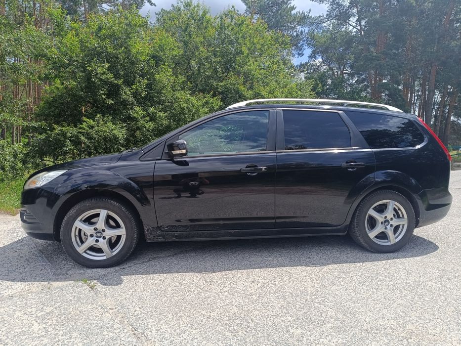 Ford Focus 2.  1.6 бензин