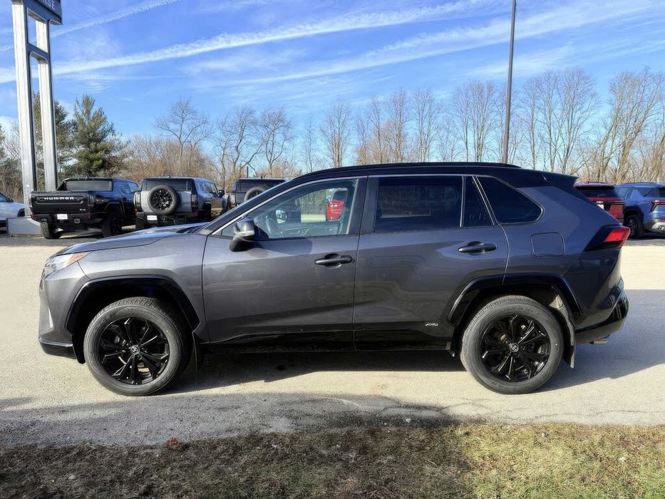 Toyota RAV4 XSE      2022