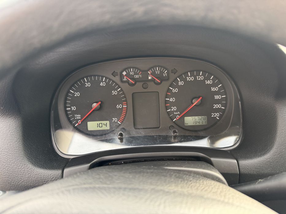 VW Golf 1.4 16V Gasolina 2002