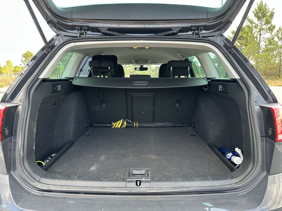 VW Golf Variant 1.0 TSI DSG 115cv | ACC | Câmara | Full LED | CarPlay