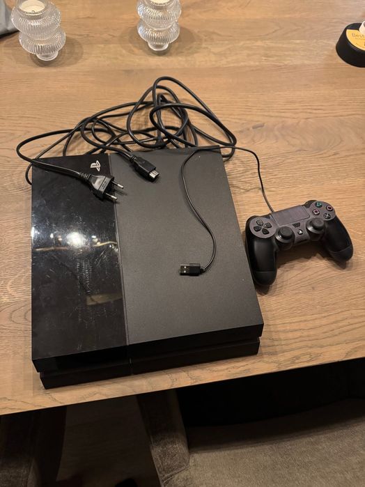 Продаю Playstation 4 pro