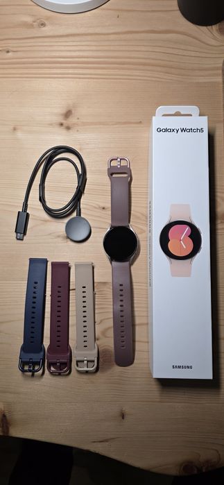 Smartwatch Samsung 5 Golden Rose (+ pulseiras) - Como Novo