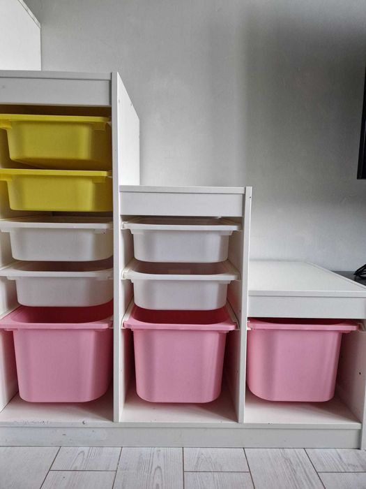 Praktyczna szafka IKEA