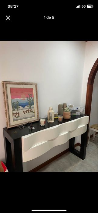 Consola / Aparador Moderno Preto e Branco – Excelente Estado