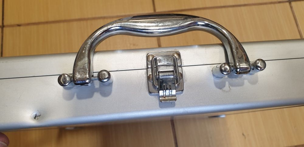 Walizka pudełko aluminiowe