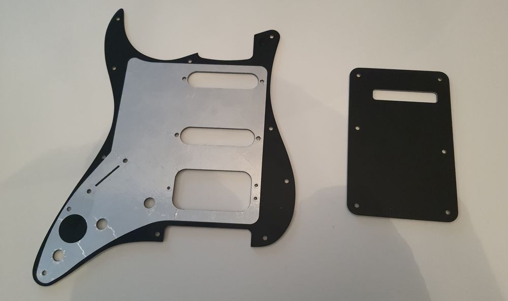 Fender Stratocaser HSS Pickguard Black Stan idealny Nowy