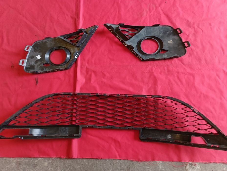 Grelhas Parachoques frente SEAT Ibiza FR 6 J