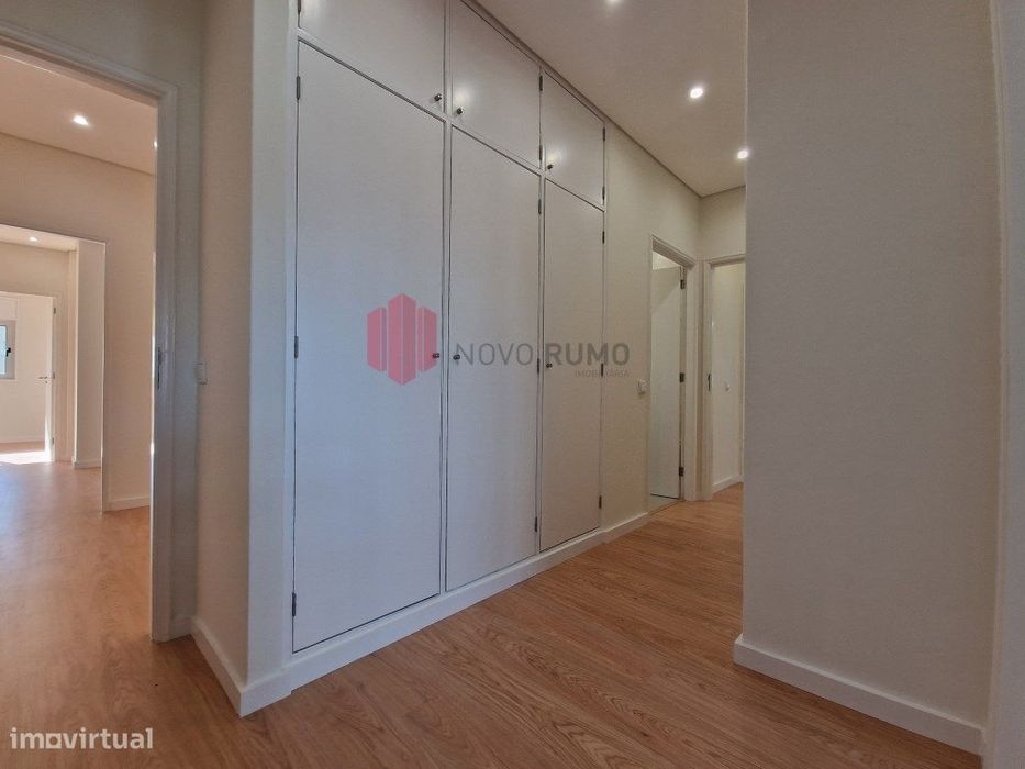 Apartamento T4 para arrendar.