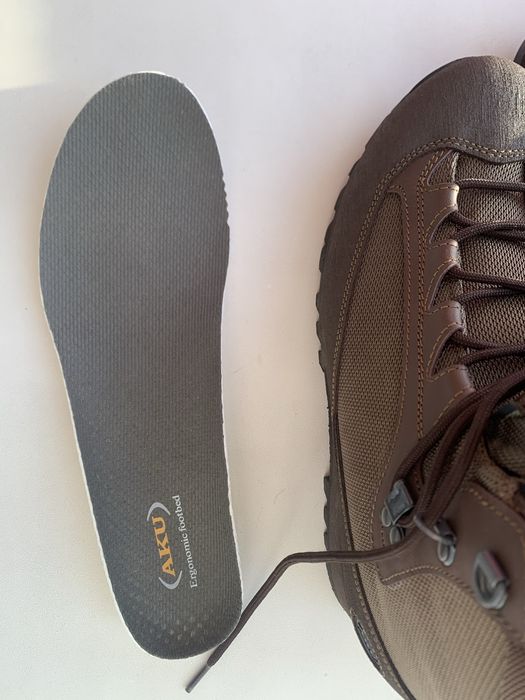 Берци, Черевики AKU