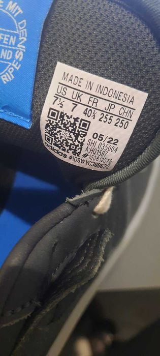 Кросівки Adidas 40/5 Нові