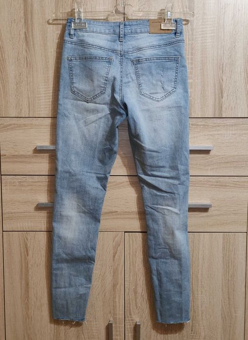 P106 Spodnie jeansowe Diverse r. 34