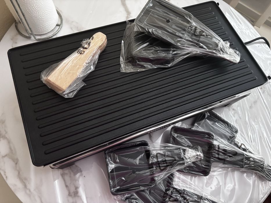 Raclete nova com acessorios cousimax e tem base para panquecas