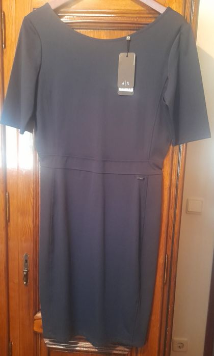 Vestido Armani  Tamanho M .Novo cor azul marinho