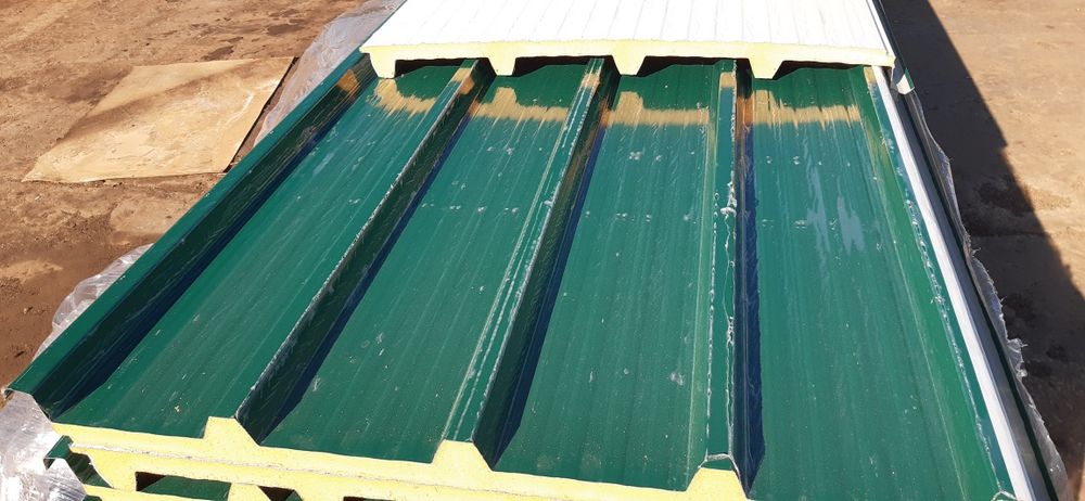 Painel sanduíche verde