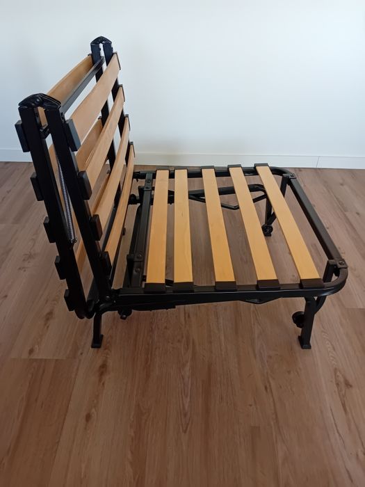Estrado e colchão ikea