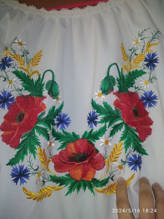 Продам вишиванку жіночу та спідницю